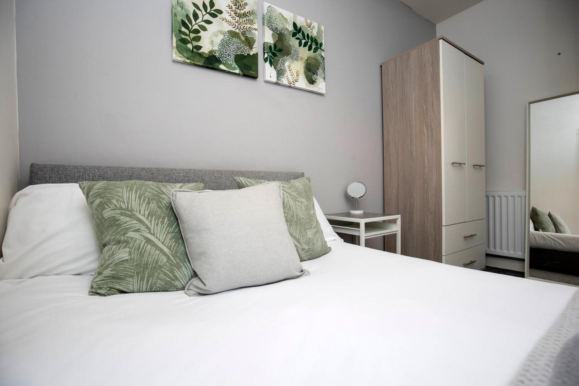 Quiet And Comfy House With 2 Bedrooms And 2 Bathrooms Super Fast Wifi And Crisp Hotel Standard White Linen Hosted By Our Home Short Stays Darlington  Kültér fotó