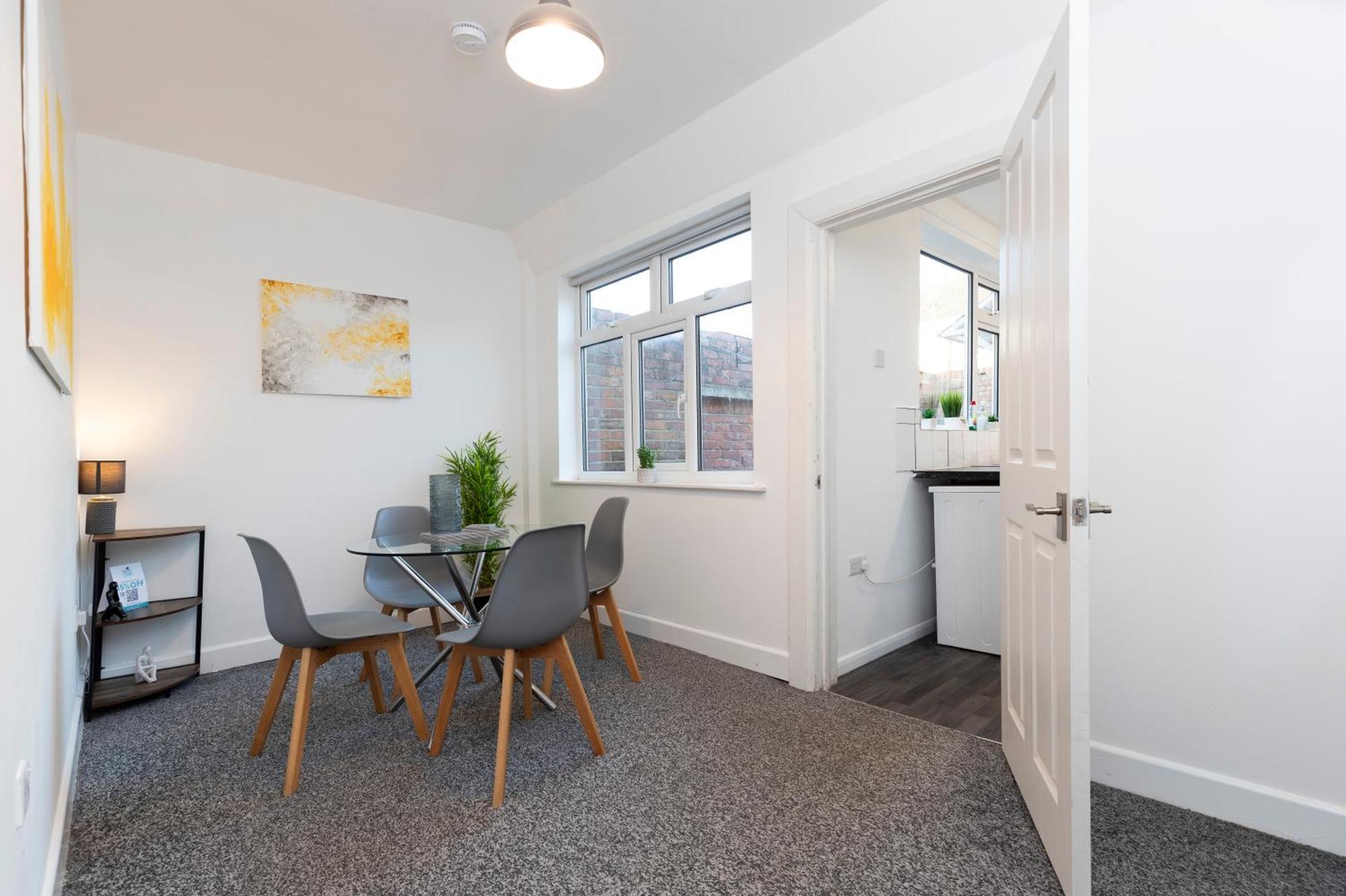 Quiet And Comfy House With 2 Bedrooms And 2 Bathrooms Super Fast Wifi And Crisp Hotel Standard White Linen Hosted By Our Home Short Stays Darlington  Kültér fotó